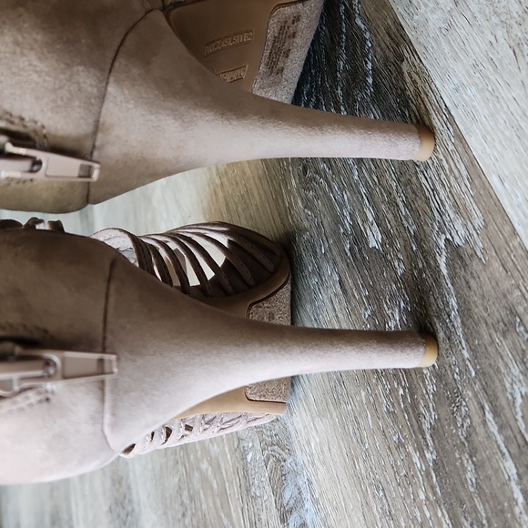 New heels - Picture 4 of 5